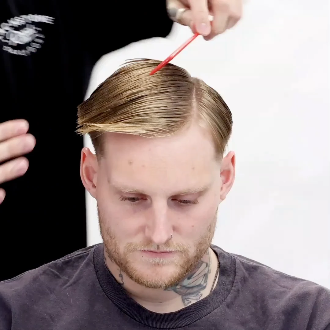 Uppercut Deluxe Pomade - 100g professional Deluxe Pomade application tutorial step 5
