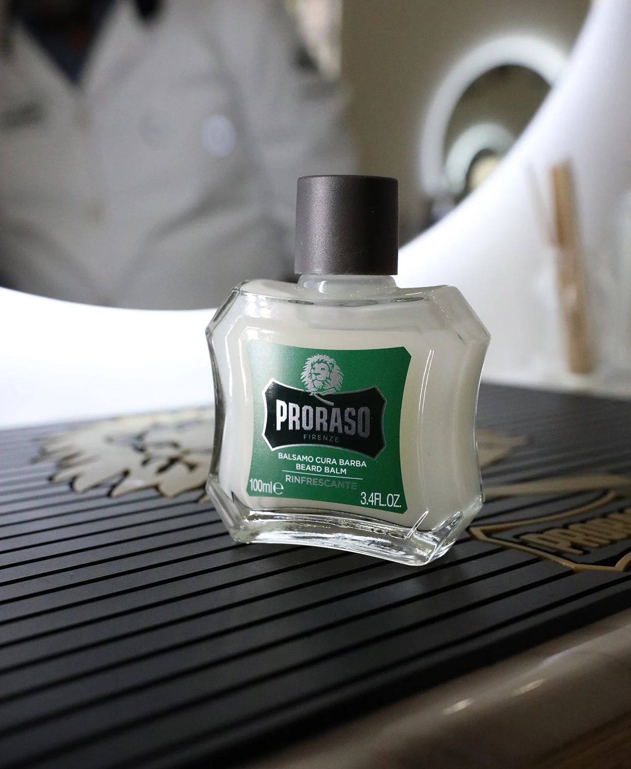 Proraso - Beard Balm - Refreshing - 100ml: Proraso - Beard Balm - Refreshing - 100ml professional styling result and application, view 2