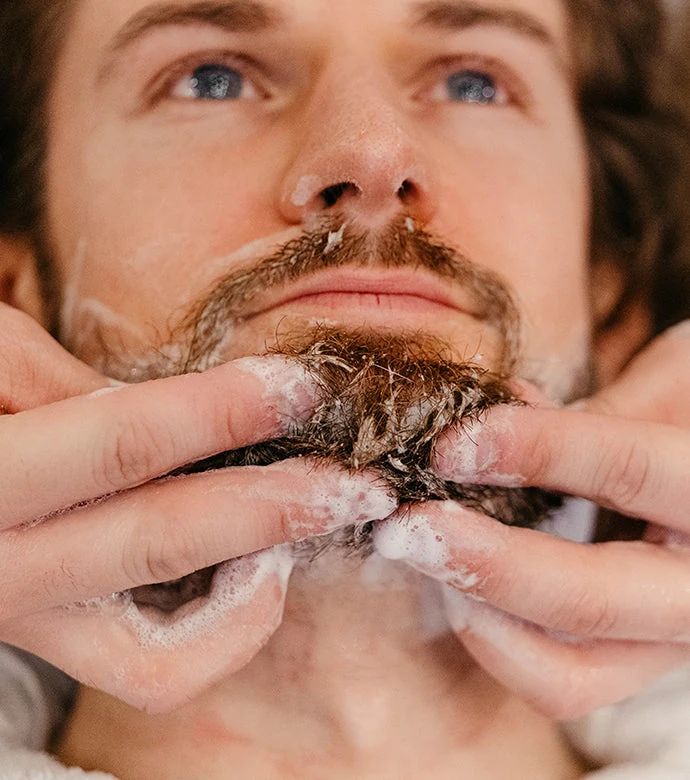 Proraso - Beard Wash - Wood & Spice - 200ml: Proraso - Beard Wash - Wood & Spice - 200ml packaging detail, view 5