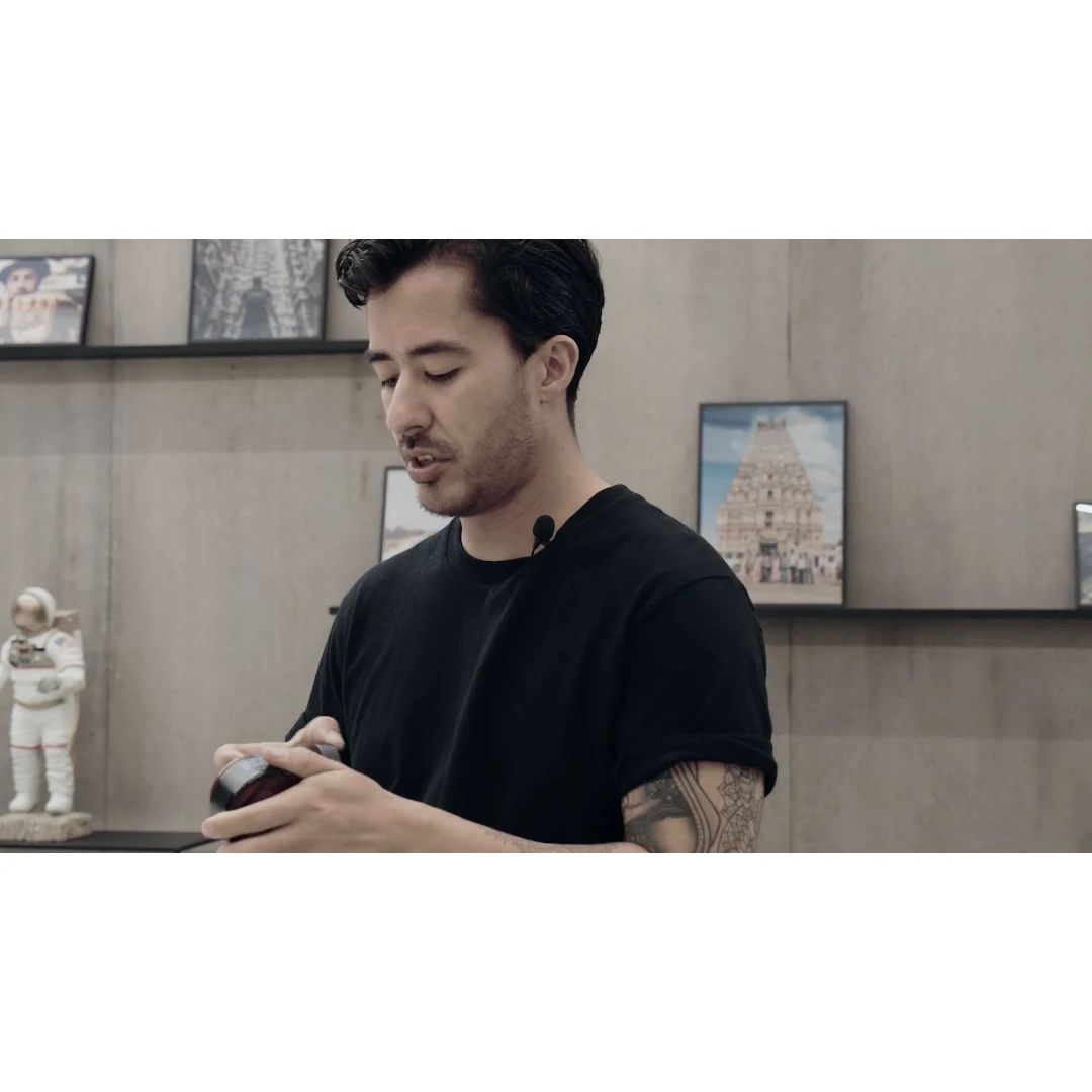 STMNT - Classic Pomade - 100ml professional STMNT - Classic Pomade - 100ml how to and styling tutorial step 2