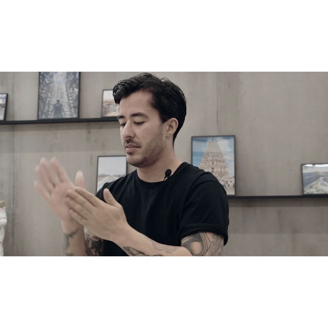 STMNT - Dry Clay - 100ml professional STMNT - Dry Clay - 100ml how to and styling tutorial step 2